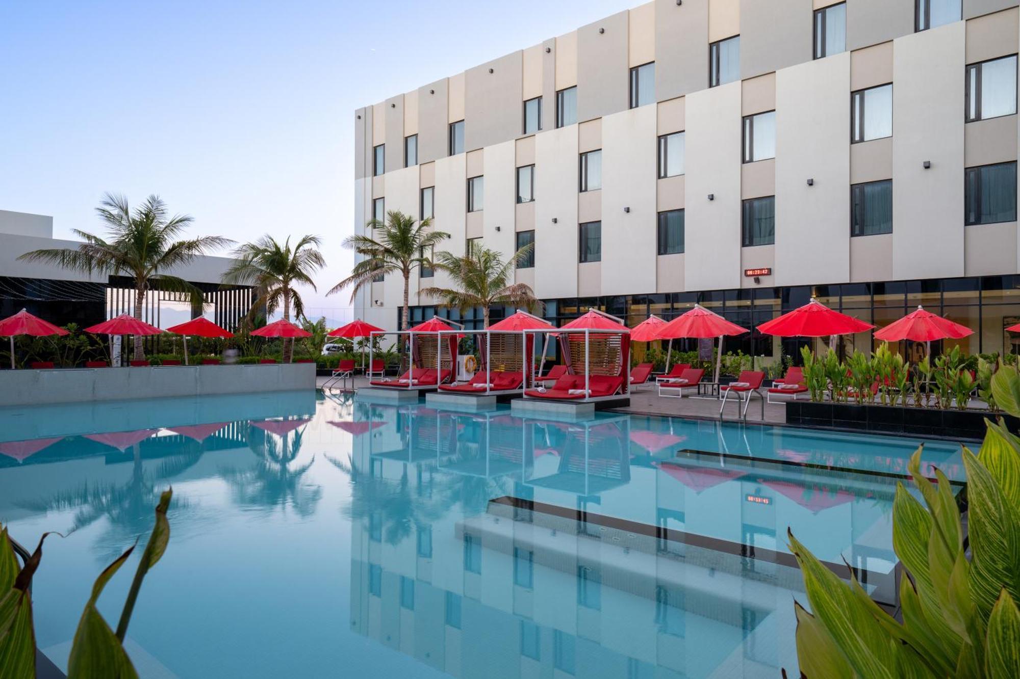 Maani Muscat Hotel & Suites Exterior foto